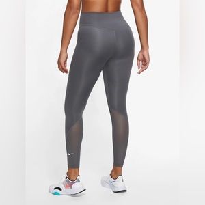 NIKE One Woman’s Mid-Rise 7/8 Mesh-Paneled Leggings